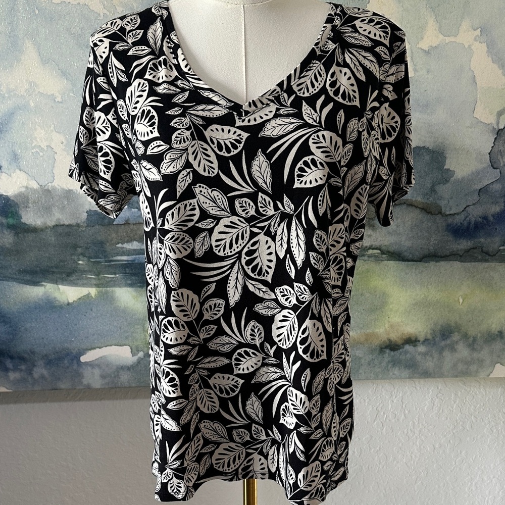 100% Cotton M Women's Black & White Leaf Print V-Neck Top